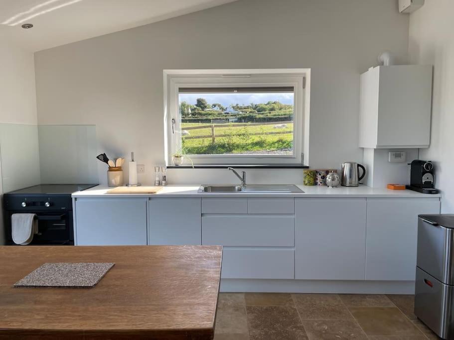 Tranquil, Secluded, Rural Cottage For Two Beaumaris Bagian luar foto